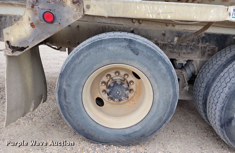 image for item OH9464 2001 International 5500i ready mix truck