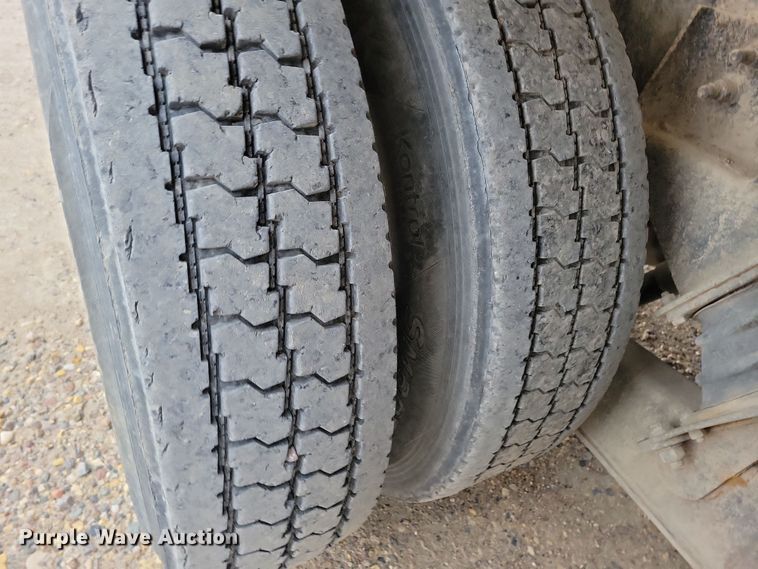 image for item OH9464 2001 International 5500i ready mix truck