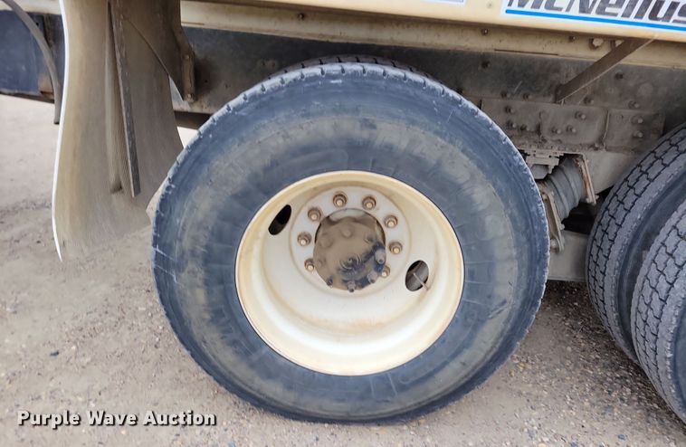 image for item OH9464 2001 International 5500i ready mix truck