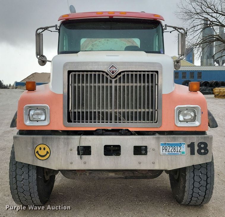 image for item OH9465 2004 International 5500i ready mix truck
