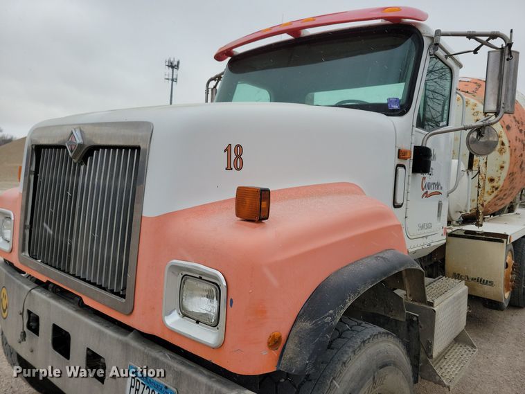 image for item OH9465 2004 International 5500i ready mix truck