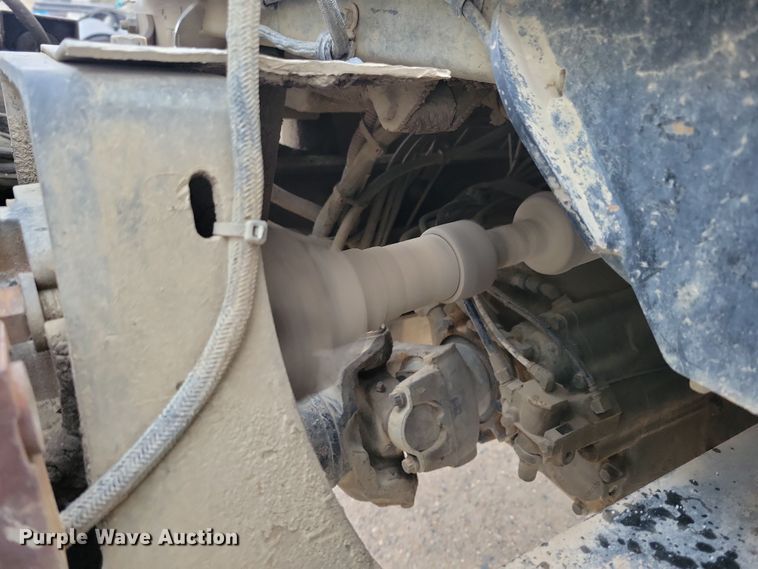 image for item OH9465 2004 International 5500i ready mix truck