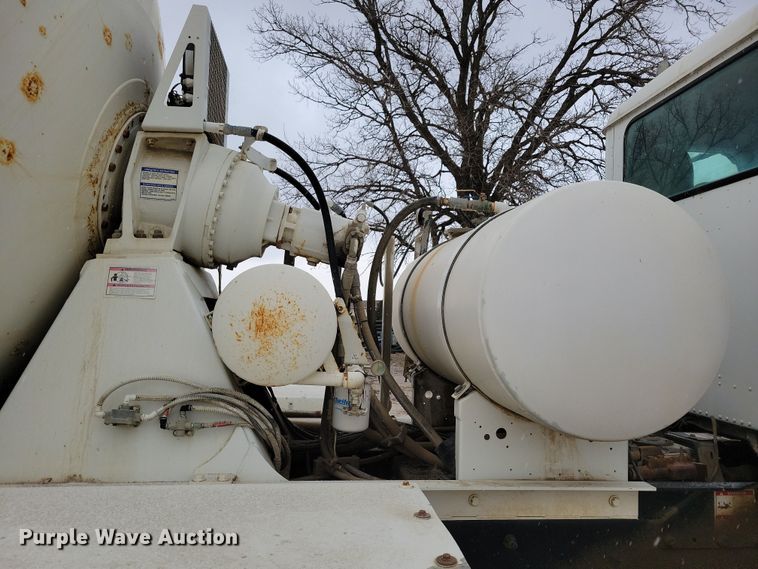 image for item OH9465 2004 International 5500i ready mix truck