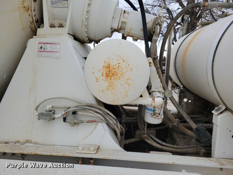 image for item OH9465 2004 International 5500i ready mix truck