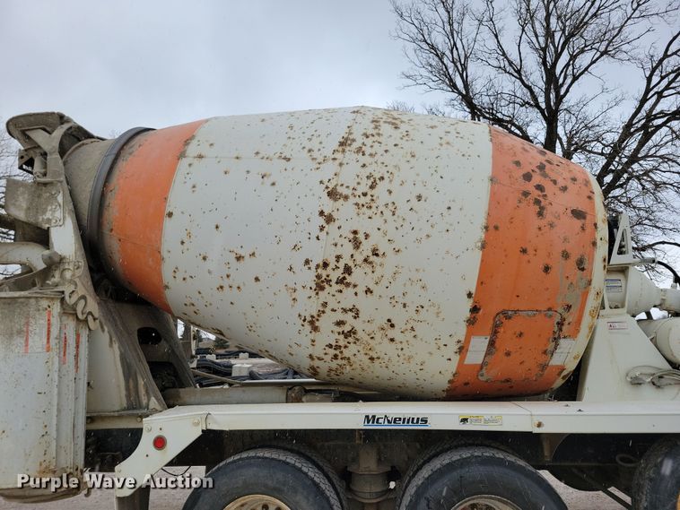 image for item OH9465 2004 International 5500i ready mix truck