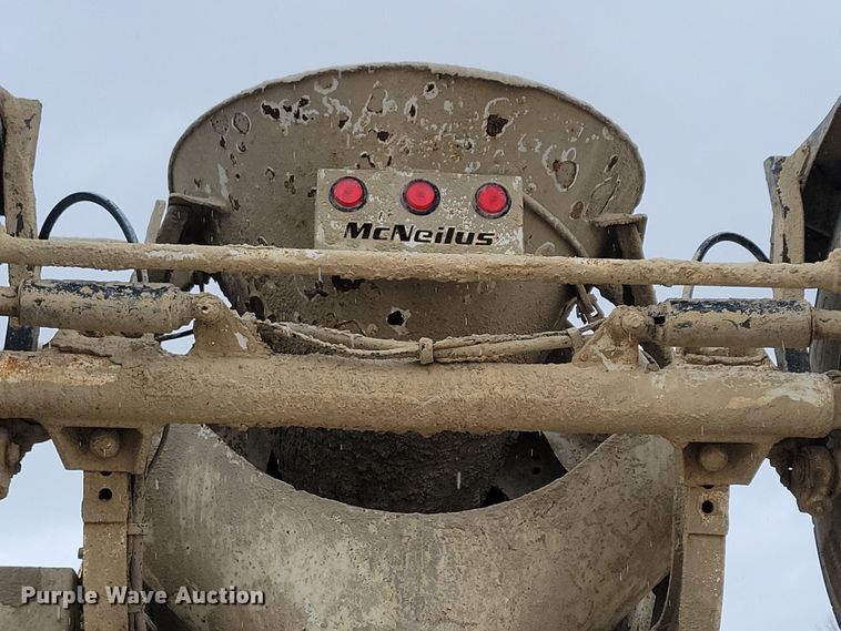 image for item OH9465 2004 International 5500i ready mix truck