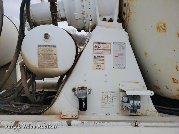 image for item OH9465 2004 International 5500i ready mix truck