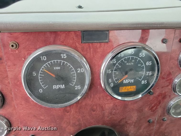 image for item OH9465 2004 International 5500i ready mix truck