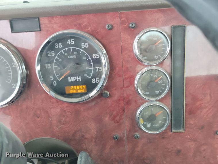 image for item OH9465 2004 International 5500i ready mix truck