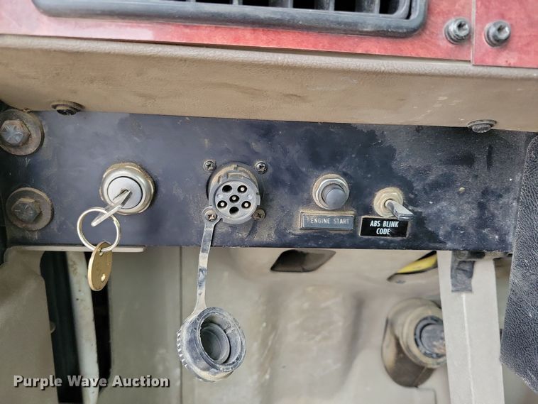 image for item OH9465 2004 International 5500i ready mix truck