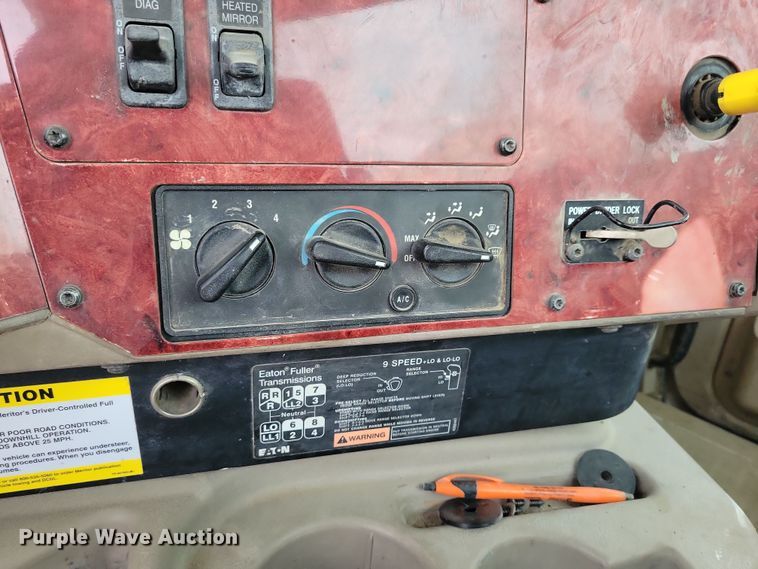 image for item OH9465 2004 International 5500i ready mix truck