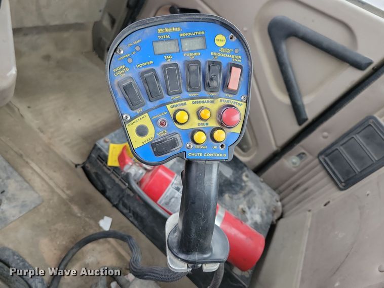 image for item OH9465 2004 International 5500i ready mix truck