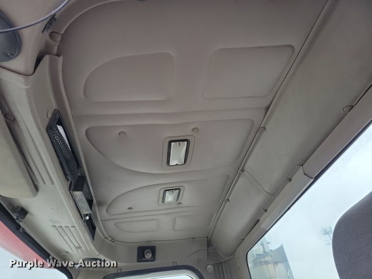 image for item OH9465 2004 International 5500i ready mix truck