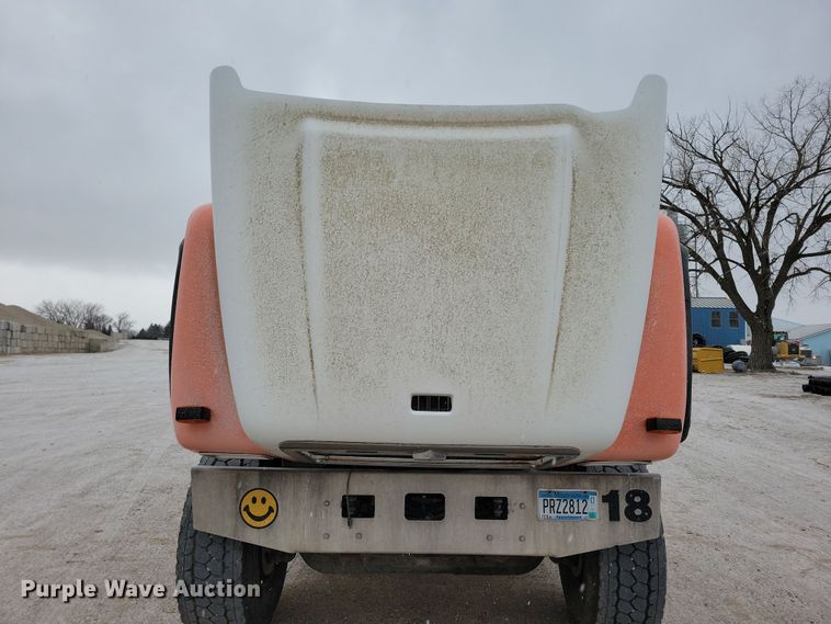 image for item OH9465 2004 International 5500i ready mix truck