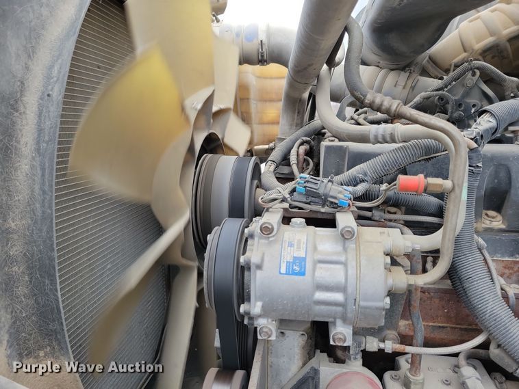 image for item OH9465 2004 International 5500i ready mix truck