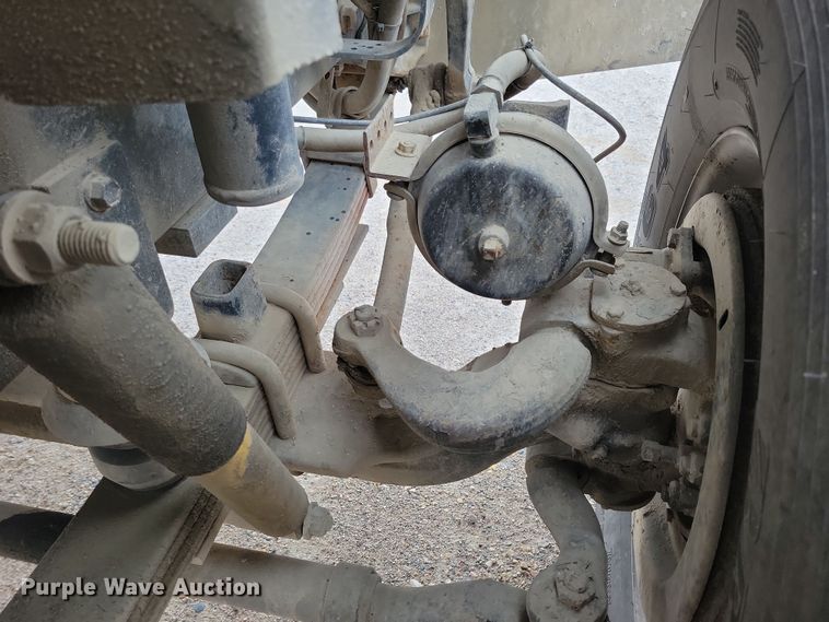 image for item OH9465 2004 International 5500i ready mix truck