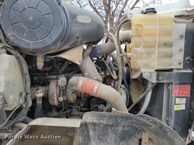 image for item OH9465 2004 International 5500i ready mix truck