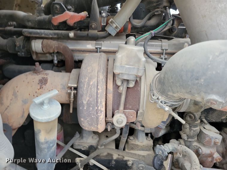 image for item OH9465 2004 International 5500i ready mix truck