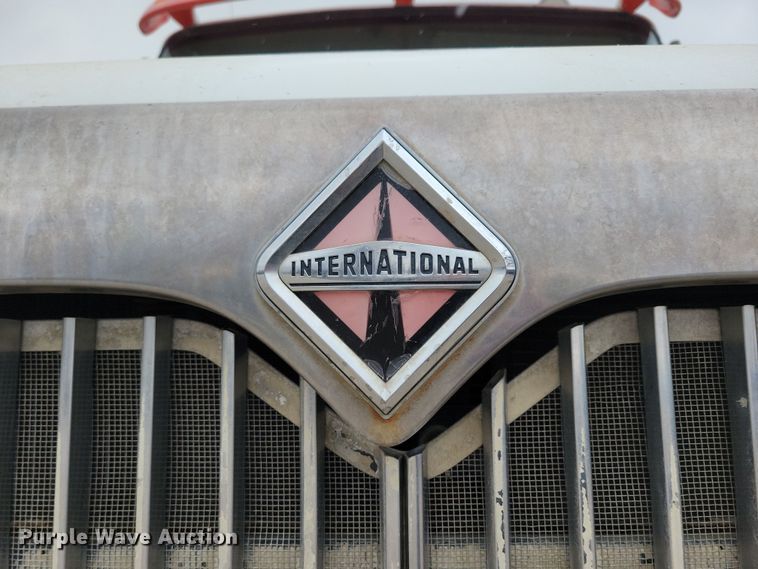 image for item OH9465 2004 International 5500i ready mix truck