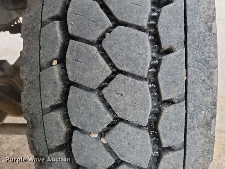 image for item OH9465 2004 International 5500i ready mix truck