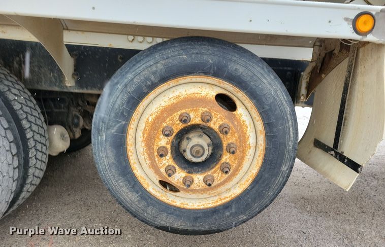 image for item OH9465 2004 International 5500i ready mix truck