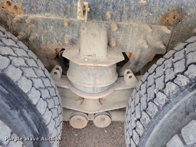 image for item OH9465 2004 International 5500i ready mix truck