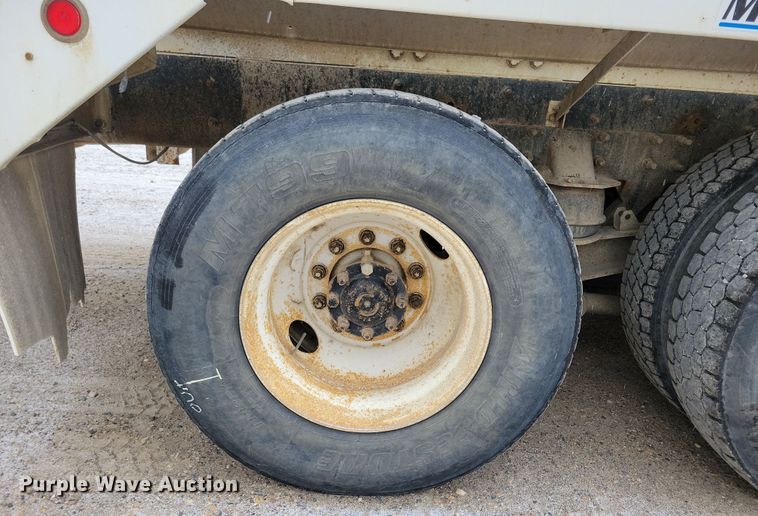 image for item OH9465 2004 International 5500i ready mix truck