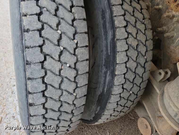 image for item OH9465 2004 International 5500i ready mix truck