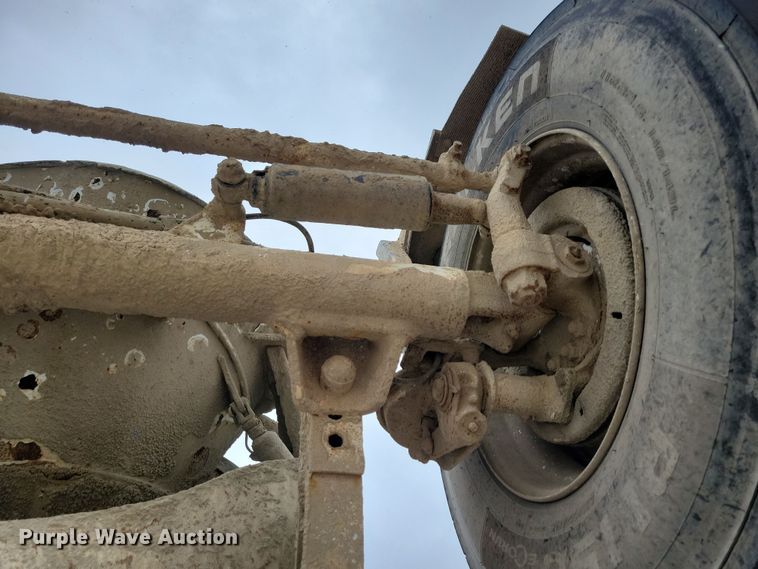 image for item OH9465 2004 International 5500i ready mix truck