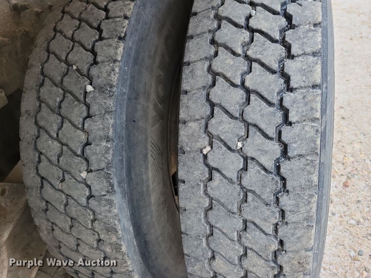 image for item OH9465 2004 International 5500i ready mix truck