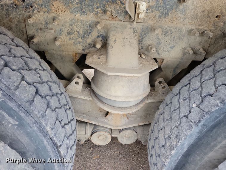 image for item OH9465 2004 International 5500i ready mix truck