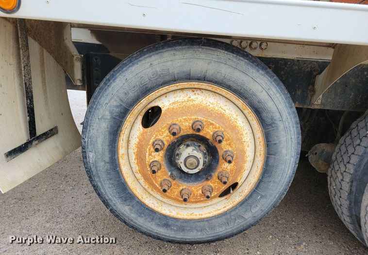 image for item OH9465 2004 International 5500i ready mix truck