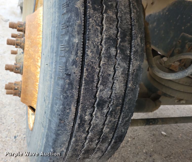 image for item OH9465 2004 International 5500i ready mix truck