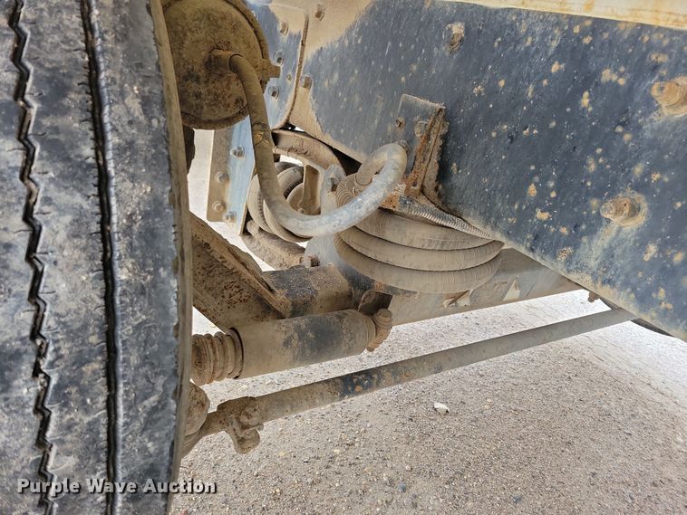 image for item OH9465 2004 International 5500i ready mix truck