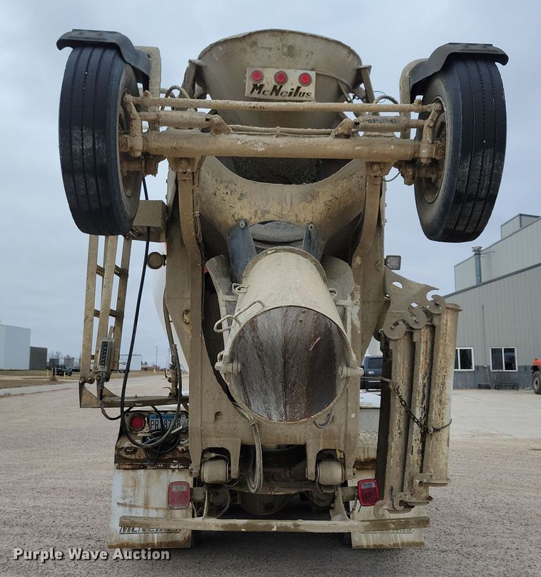 image for item OH9466 2002 Sterling L9500  ready mix truck