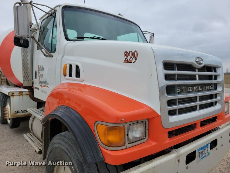 image for item OH9466 2002 Sterling L9500  ready mix truck