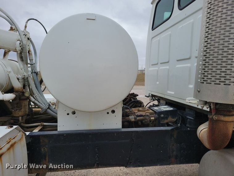 image for item OH9466 2002 Sterling L9500  ready mix truck