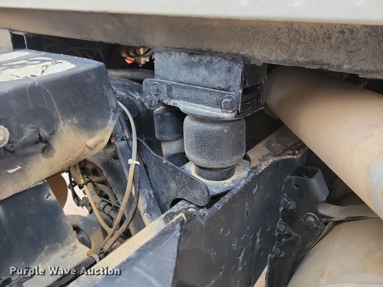 image for item OH9466 2002 Sterling L9500  ready mix truck