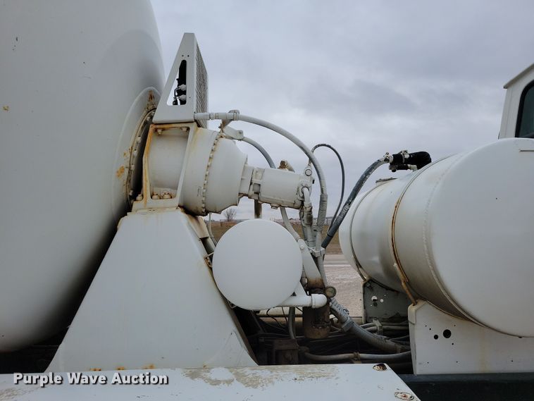 image for item OH9466 2002 Sterling L9500  ready mix truck