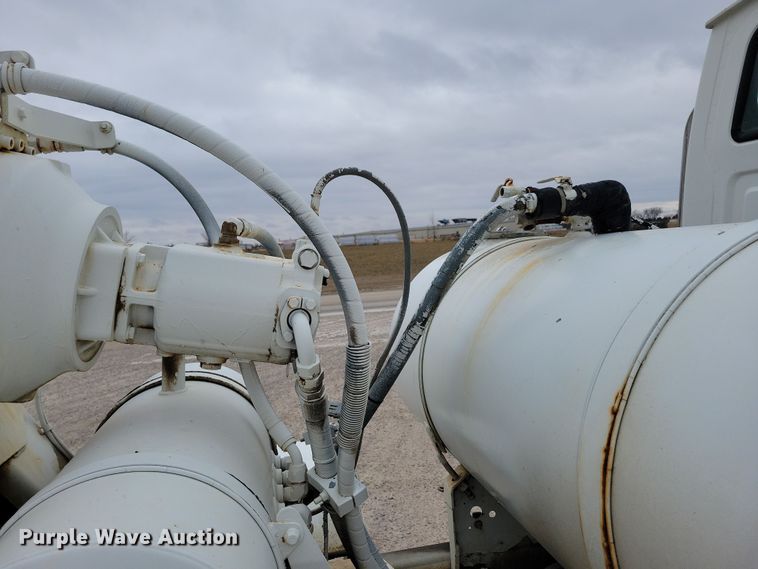 image for item OH9466 2002 Sterling L9500  ready mix truck