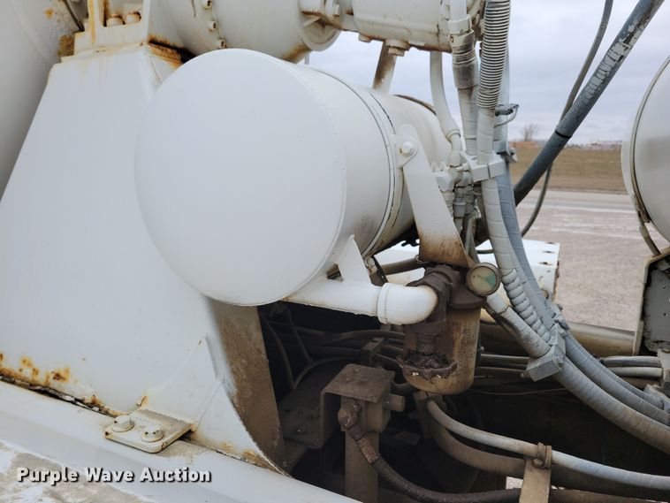 image for item OH9466 2002 Sterling L9500  ready mix truck