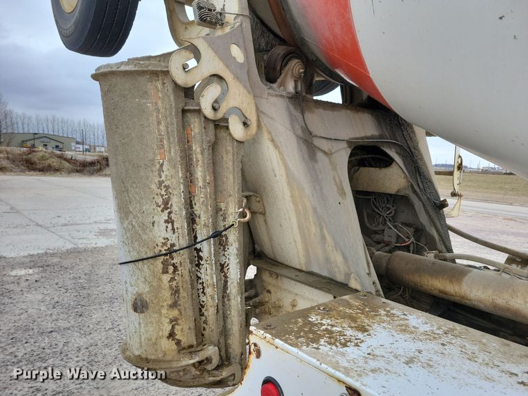 image for item OH9466 2002 Sterling L9500  ready mix truck