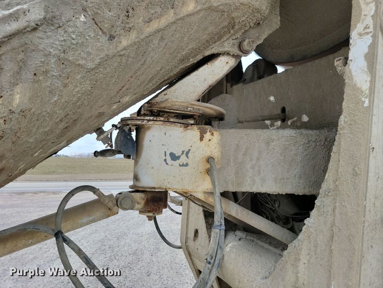 image for item OH9466 2002 Sterling L9500  ready mix truck