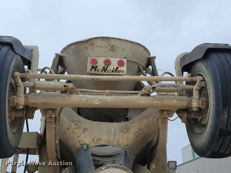 image for item OH9466 2002 Sterling L9500  ready mix truck