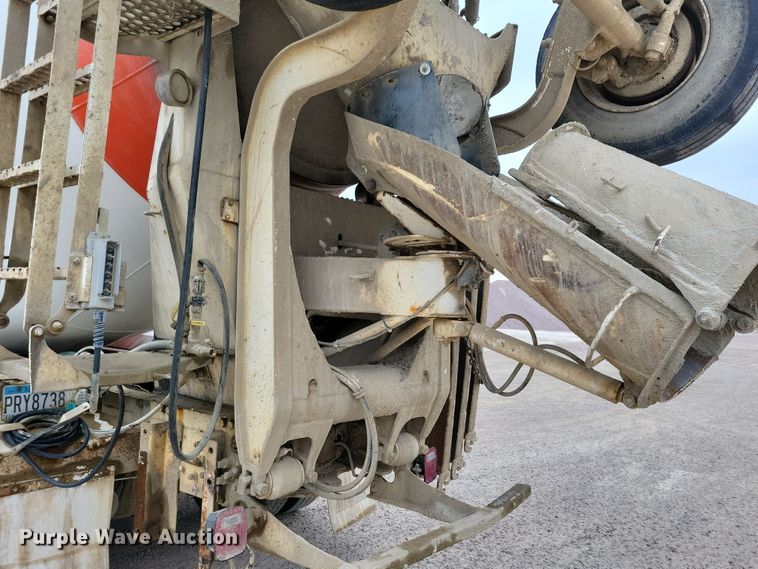 image for item OH9466 2002 Sterling L9500  ready mix truck