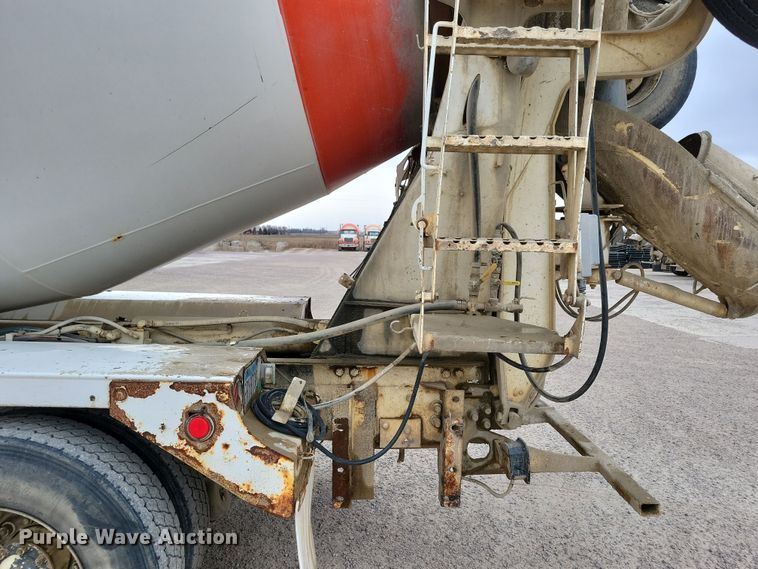 image for item OH9466 2002 Sterling L9500  ready mix truck