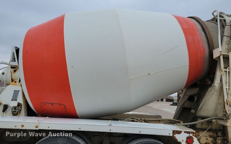 image for item OH9466 2002 Sterling L9500  ready mix truck