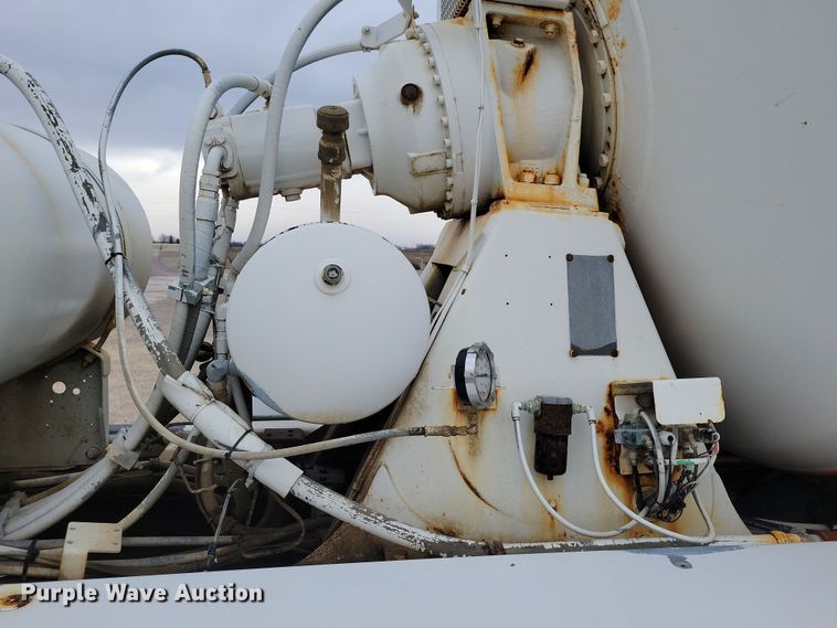 image for item OH9466 2002 Sterling L9500  ready mix truck