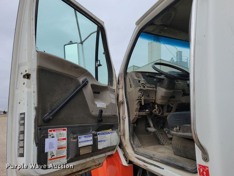 image for item OH9466 2002 Sterling L9500  ready mix truck