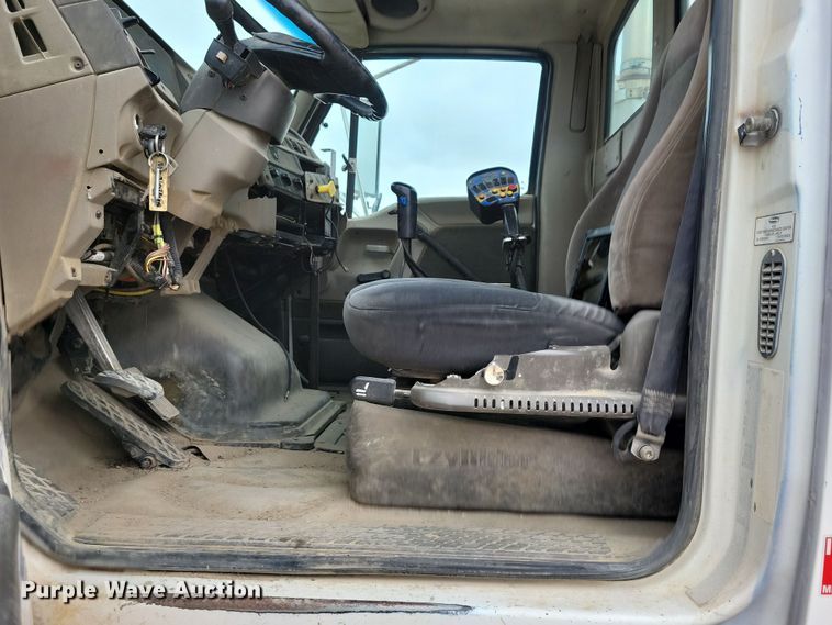 image for item OH9466 2002 Sterling L9500  ready mix truck